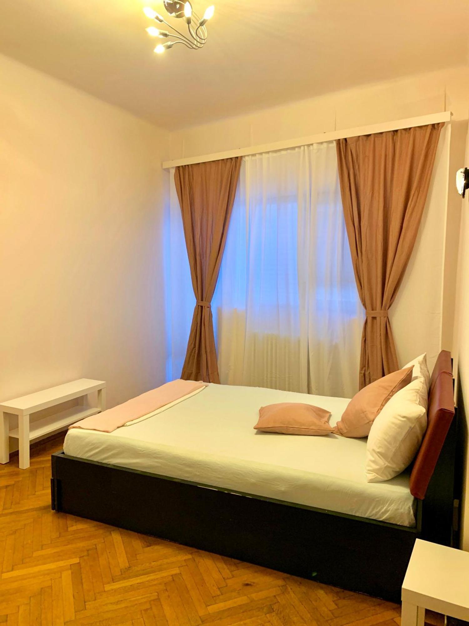 Downtown Unirii Square Private Economy Rooms With Shared Amenities Bucureşti Phòng bức ảnh